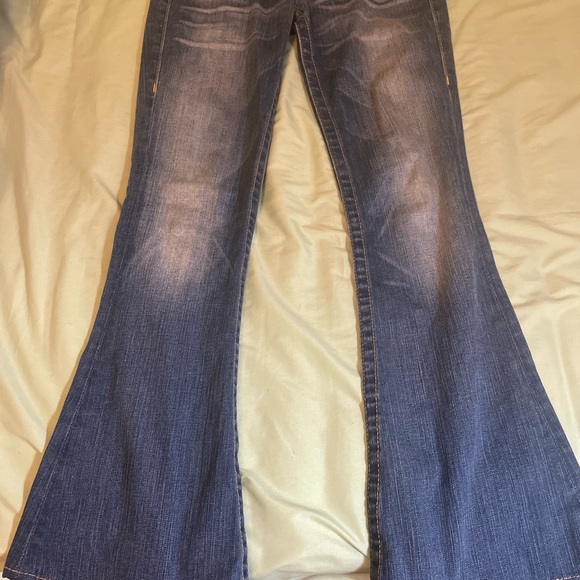 EXTREMELY FLATTERING & perfect condition true religion low-rise jeans size 25 - Picture 2 of 4